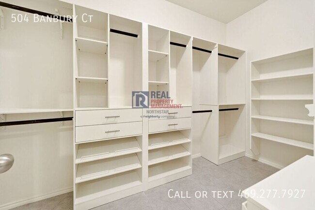 Building Photo - 504 Banbury Ct