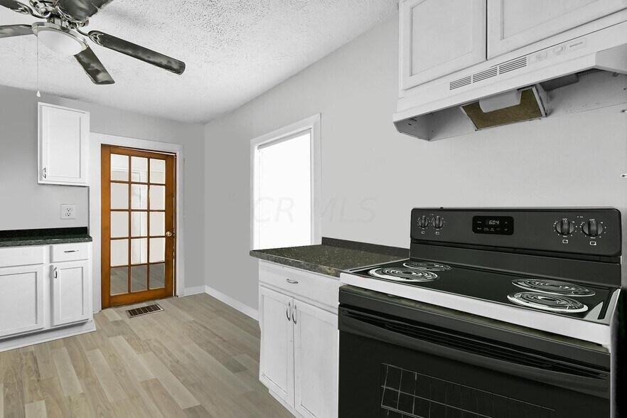 Building Photo - 3093 Grasmere Ave