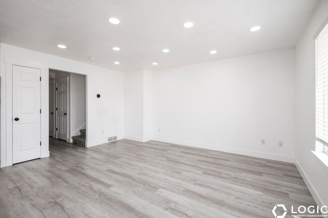 Building Photo - 1212 S 1410 E