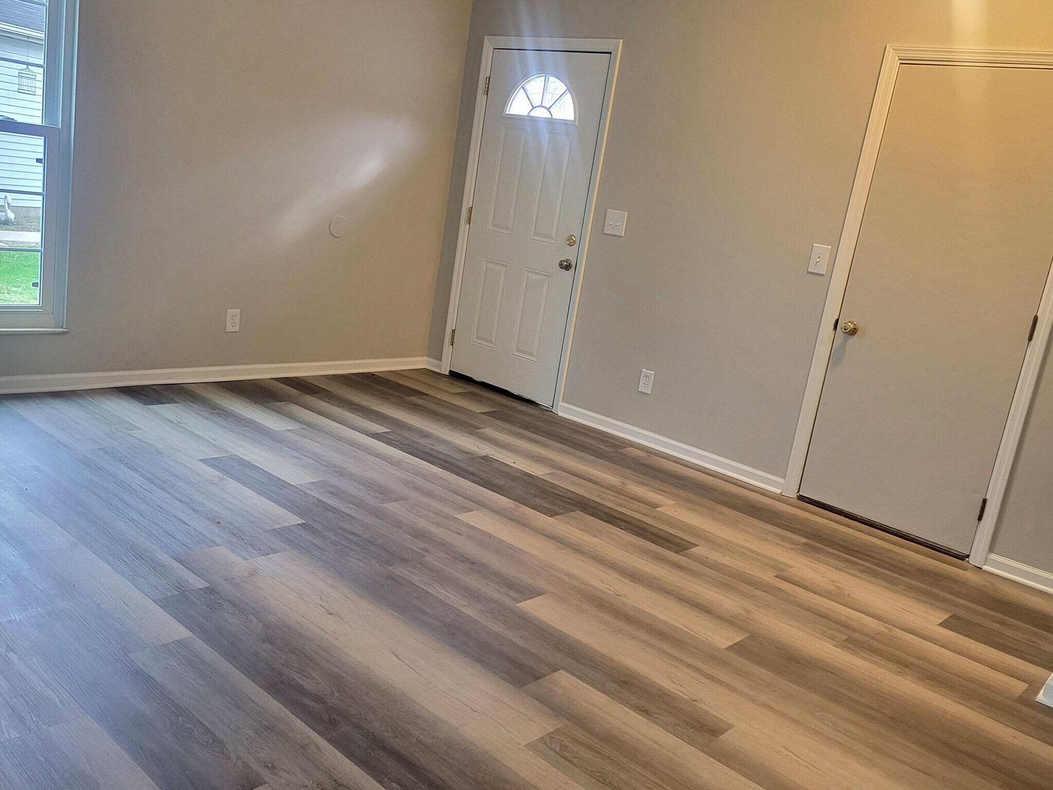 Building Photo - 2206 Big Tree Dr