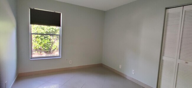 Building Photo - 5865 NW 41st Way