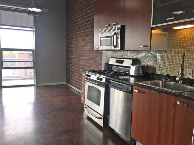 Building Photo - 322 E Liberty St