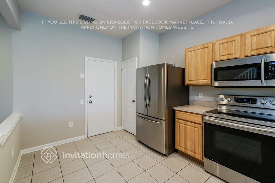 Building Photo - 26648 Castleview Way