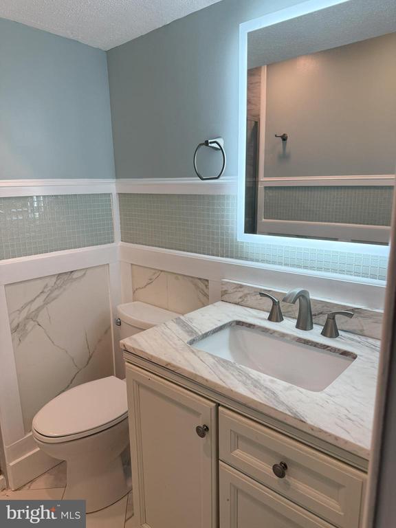 Building Photo - 10909 Clara Barton Ct