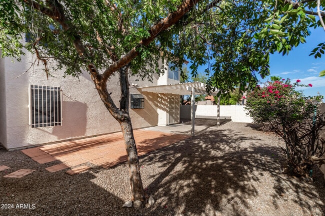 Building Photo - 4453 E Wildwood Dr
