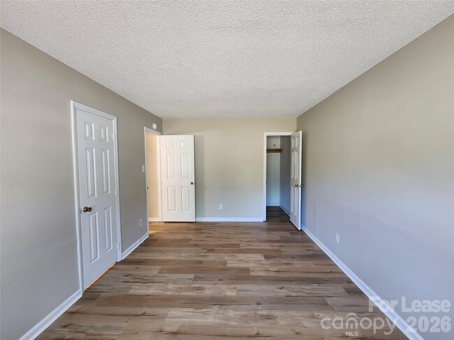 Building Photo - 6227 Mayridge Dr