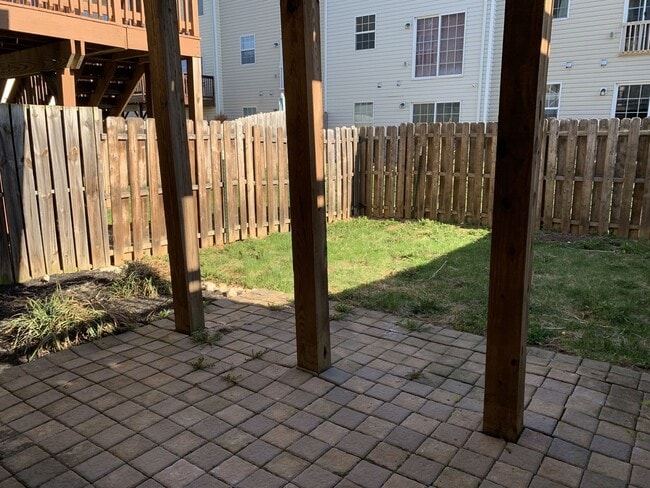 Building Photo - Spacious 3-Bed / 2.5-Bath Townhome – Antrim Crossing Subdivision