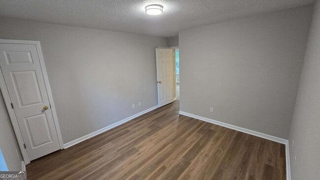 Building Photo - 3025 Mangum Dr