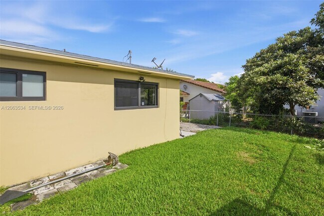 Building Photo - 2625 SW 29th Ave