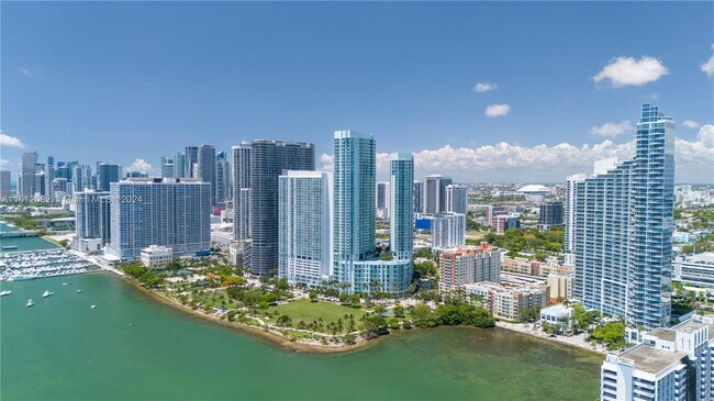 Building Photo - 1900 N Bayshore Dr