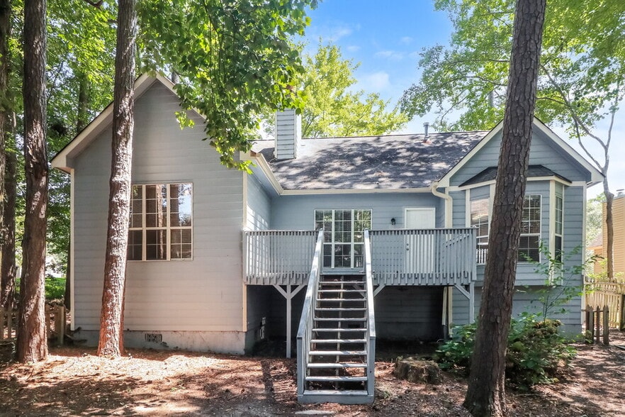 Building Photo - 4034 Sharon Woods Dr
