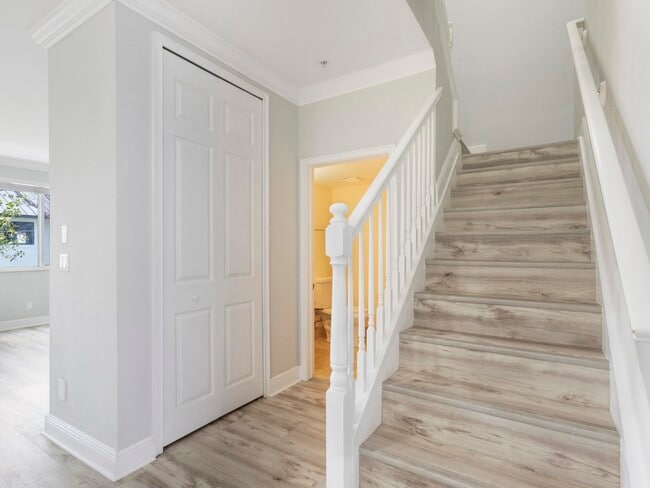 Building Photo - 3028 Waterside Cir