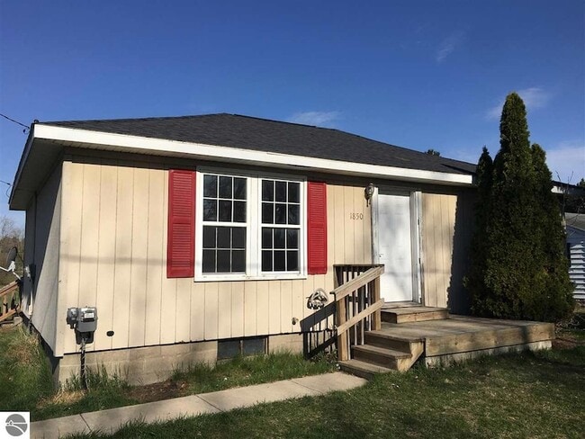 Building Photo - 1850 Airway Dr