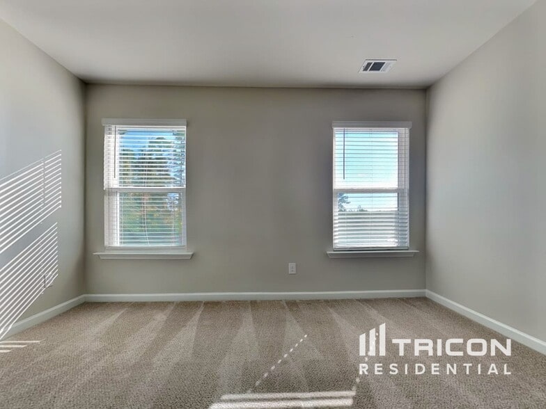 Building Photo - 108 Oliver Dr