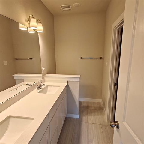 Building Photo - 1308 Creekbank Dr