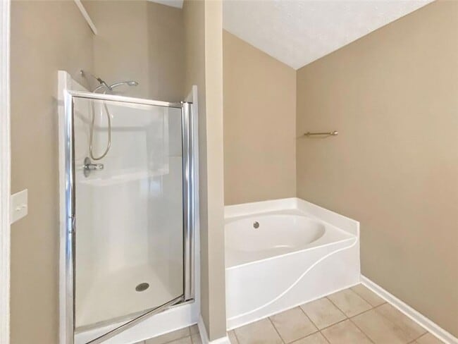 Building Photo - 3033 Kentmere Dr