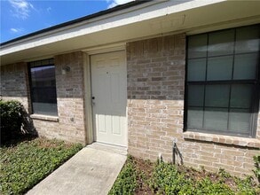 Building Photo - 9 Dora Jeanne Dr