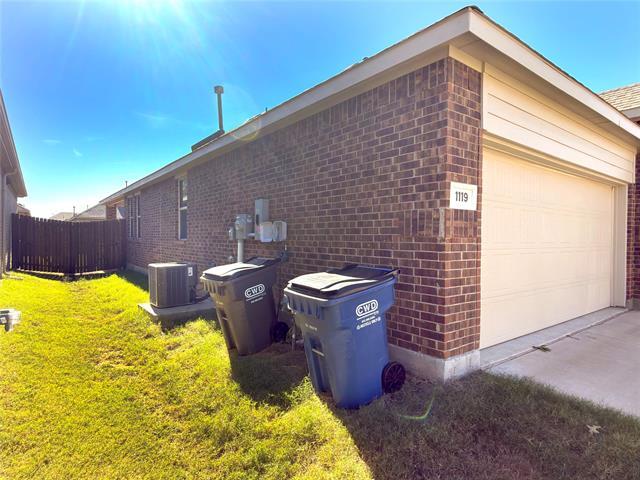 Building Photo - 1119 Sassafras Dr