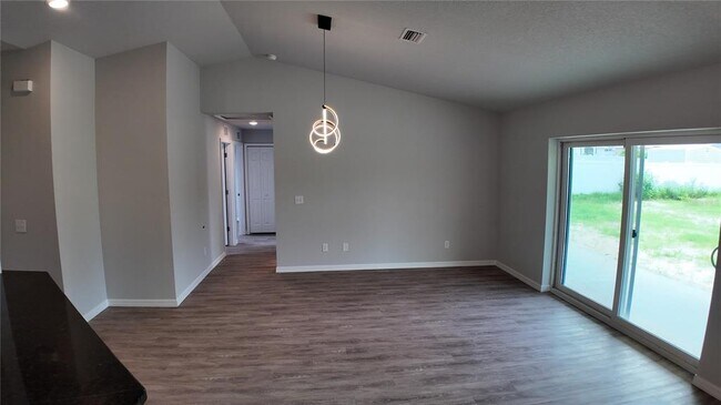 Building Photo - 107 N Buchannon Terrace