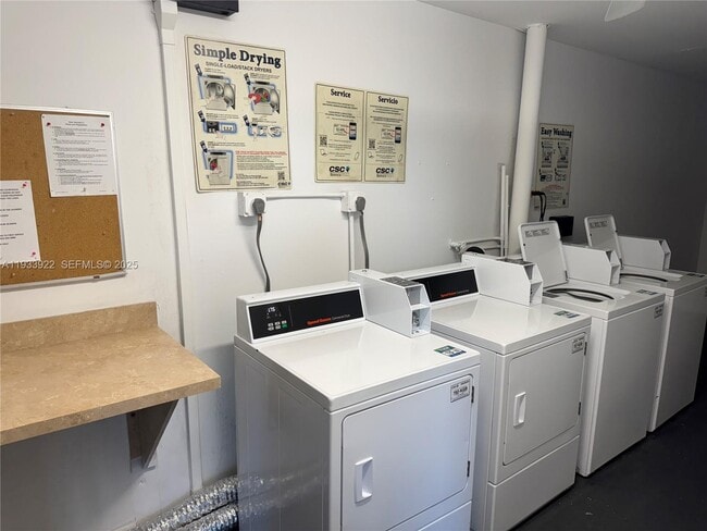 Building Photo - 13250 SW 4th Ct