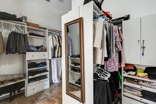 Building Photo - ** REFLECTION LAKES ** 4 BED / 2 BATH - POOL HOME - UNFURNISHED - ANNUAL RENTAL