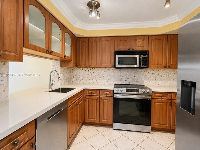 Building Photo - 3700 N Pine Island Rd
