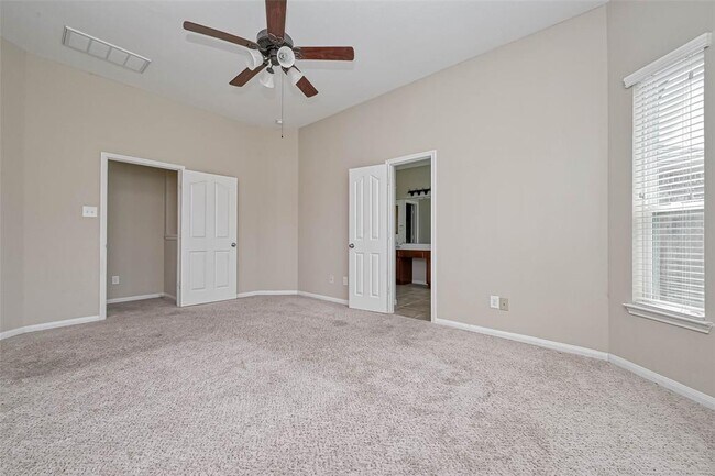 Building Photo - 10019 Taylor Springs Ln