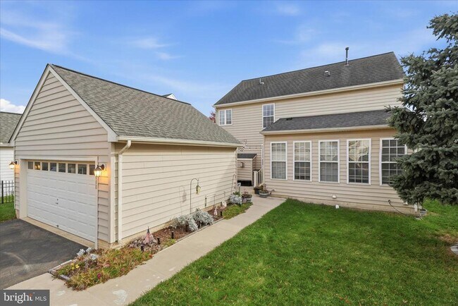 Building Photo - 6711 Selbourne Ln