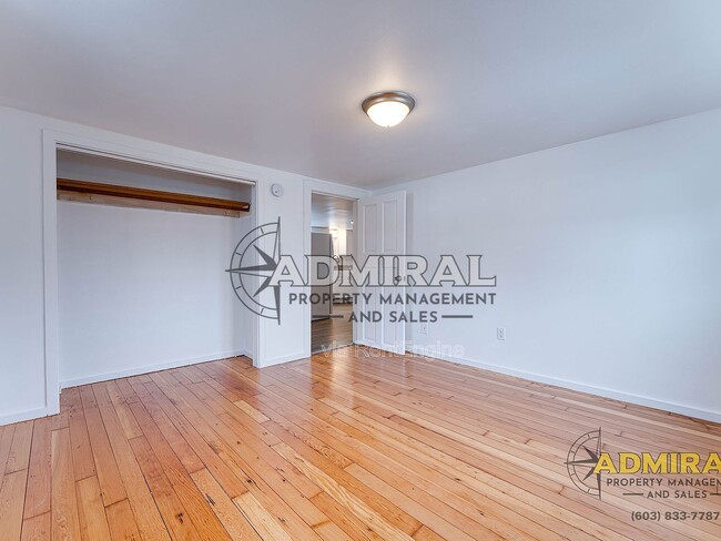 Building Photo - 6 Dora Dr