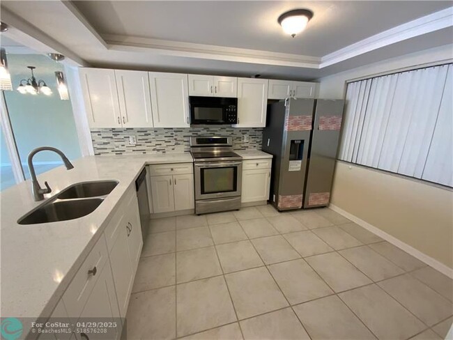 Building Photo - 8040 Hampton Blvd