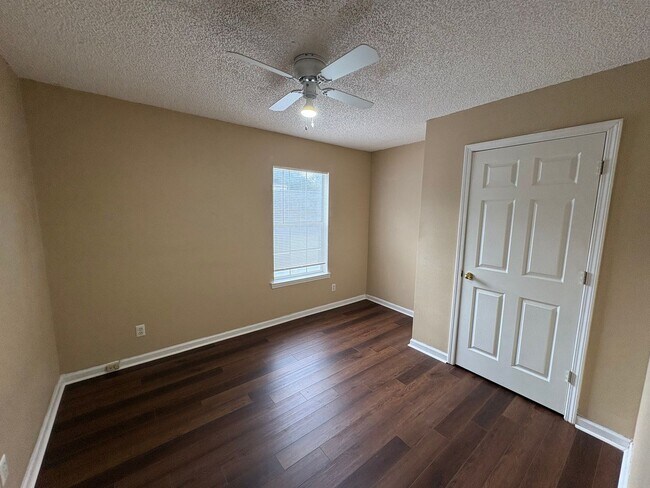 Building Photo - Great Georgetown Home