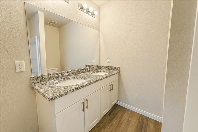 Building Photo - 15535 Taylorcrest Dr