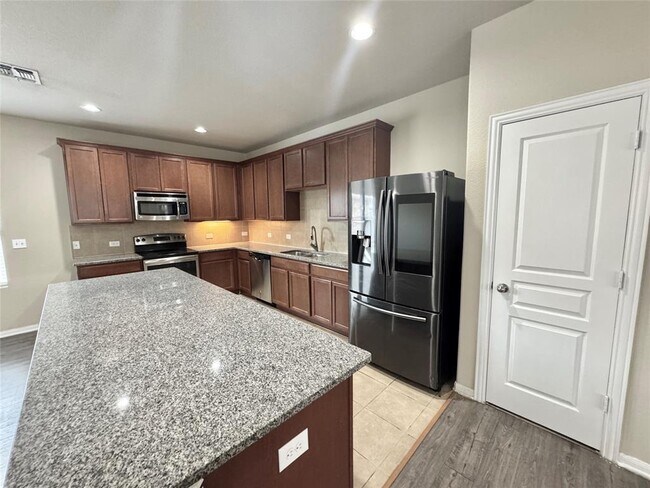 Building Photo - 13512 Kearns Dr