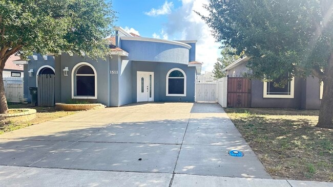 Building Photo - 1511 Texoma St