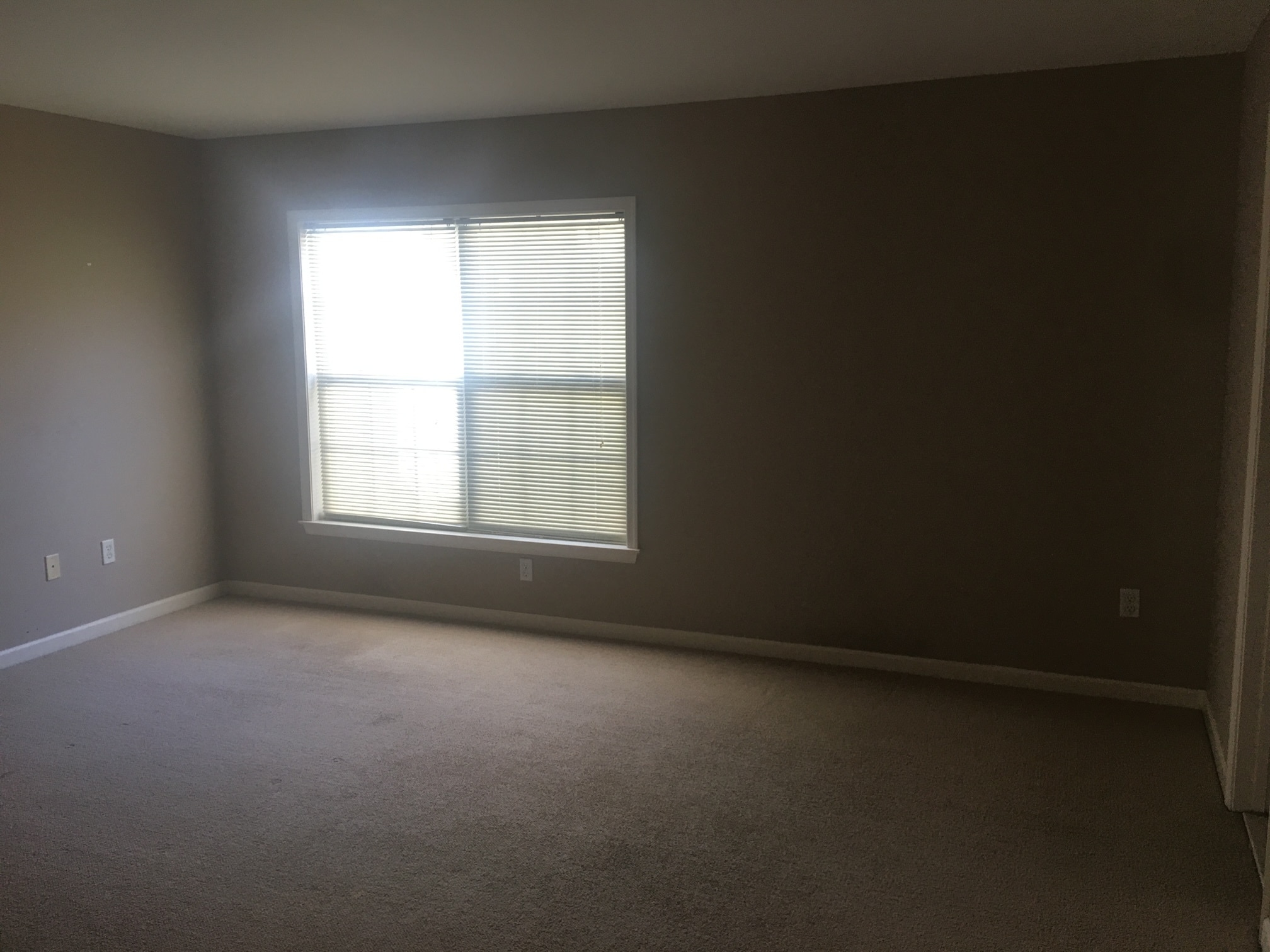 Master bedroom - large and comfortable - 201 Dey St
