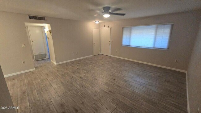 Building Photo - 10601 W Bolivar Dr