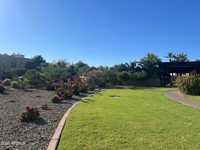 Building Photo - 7760 E Gainey Ranch Rd