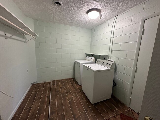 Building Photo - Unique Find! HUGE detached garage/workshop, 3 bedroom, 1 1/2 bath home, screened porch