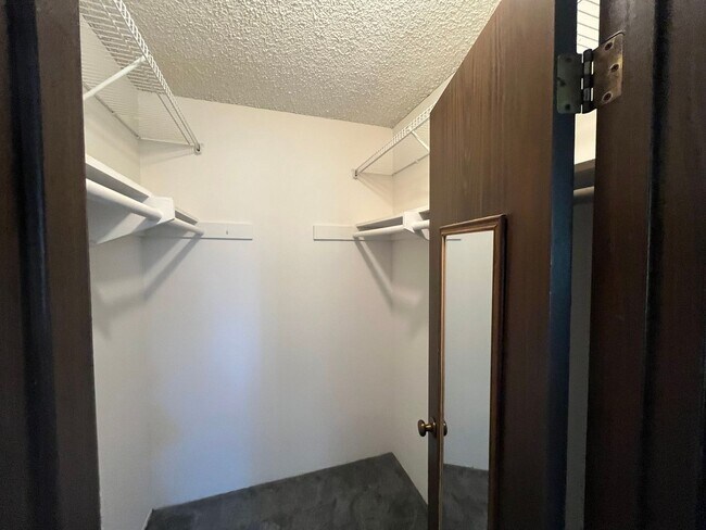Building Photo - La Jolla Townhome For Rent