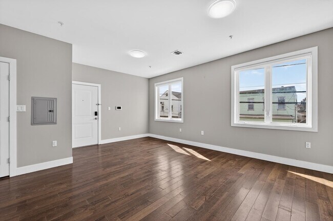 Building Photo - 1432 46th St