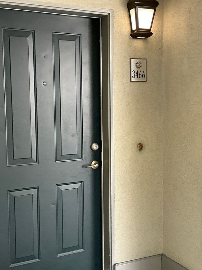 Building Photo - For Lease ~ 1 Bedroom 1 Bath 4th Floor Watermarke Condo in Irvine