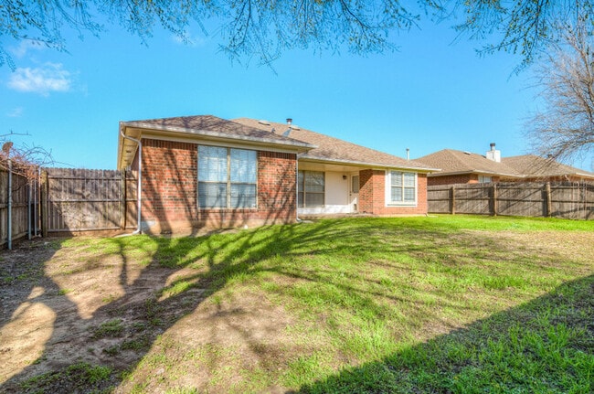 Building Photo - 1717 Briarcreek