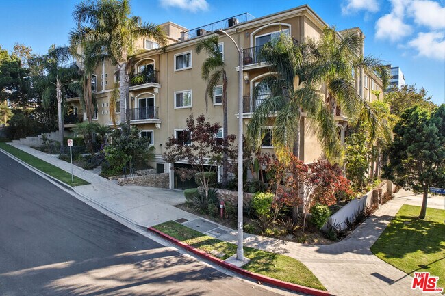 Building Photo - 3401 S Bentley Ave