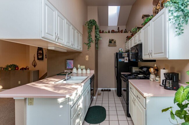 Building Photo - 111 Iveystone Ct