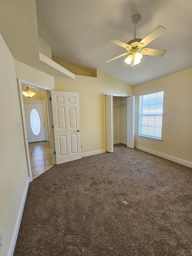 Building Photo - 3283 Emerson Ln