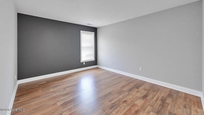 Building Photo - Lease to Own