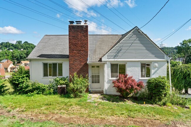 Building Photo - Unbeatable 4 bedroom in Penn Hills available now!