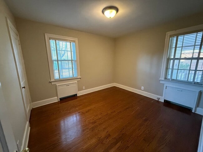 Building Photo - 506 Monticello Dr NW