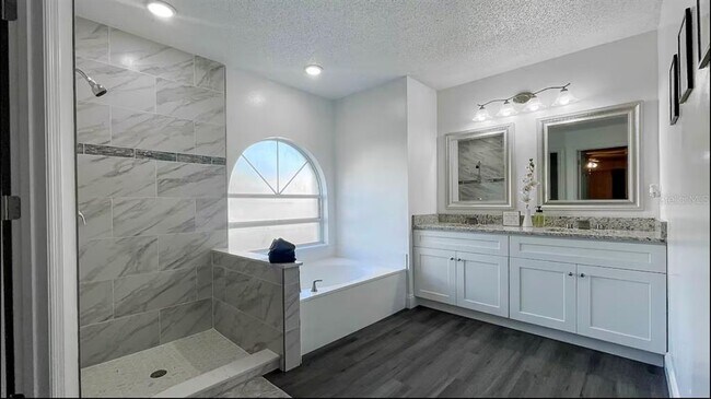 Building Photo - 8700 Eton Ct