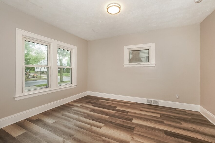 Building Photo - 456 Noah Ave